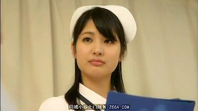 エッチな看護師が変態患者と淫らなプレイを繰り広げる日本のエロビデオ