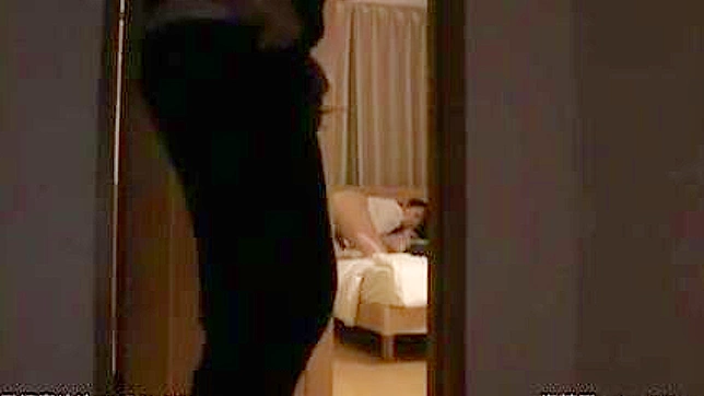 Sexy MILF Gives BJ to hubby on sleepover while naughty friends spy