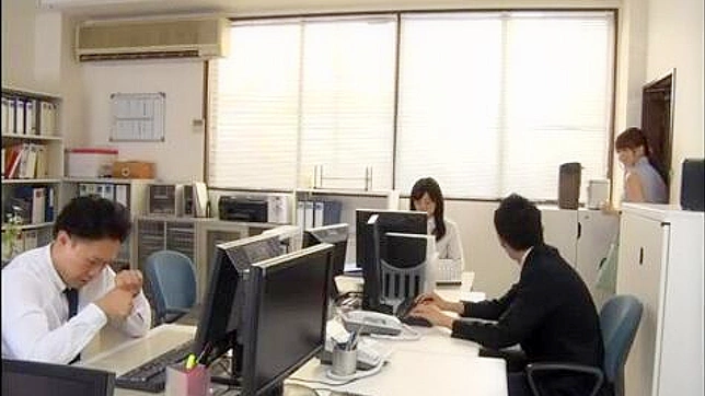 Nippon Office Romp Gone Wild! Pervy Coworker Takes Advantage of Hot colleague in the midst of work.