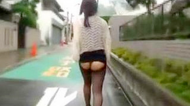 Tight teen ass on display in public, Oriental style