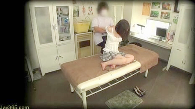 Nippon Cutie Gets Intimate with Chiropractor and Experiences Ultimate Pleasure