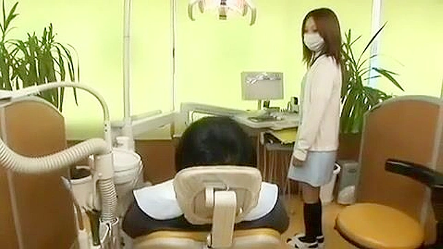熟女歯科医の秘技で患者が快感の悲鳴を上げる