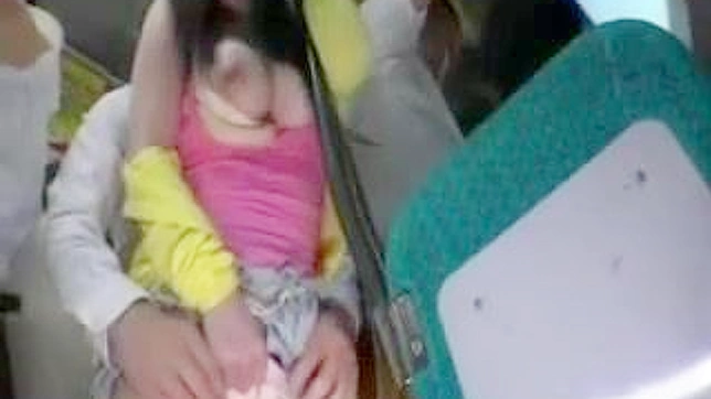 日本 巨乳ティーン ストレスフルな公共列車でのセックス