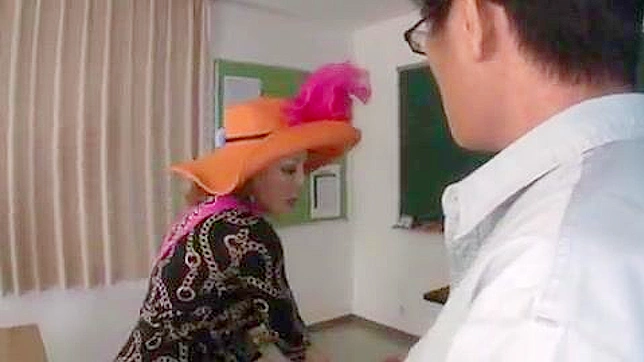 Sexy Teacher Minegishi Fujiko Gets Naughty with Janitor in Classroom
