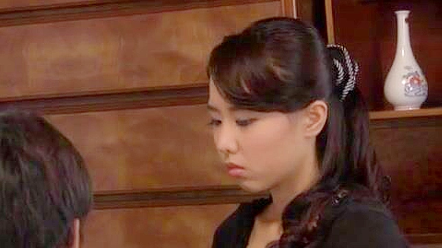 Honma Secret Affair with Hotel manager while husband away