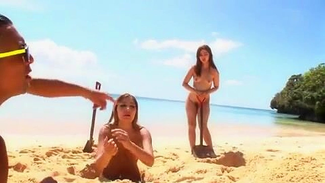 オリエンタル・ポルノ・ビデオ - 砂に埋もれ、狂人から身を守れなかった哀れな少女たち