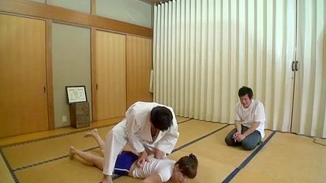 柔道の異常なトレーニング方法がJAVポルノビデオで暴露される
