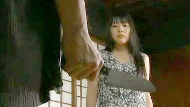 ニッポンの侵入者、ナイフで恐怖のティーンに残忍なセックス攻撃