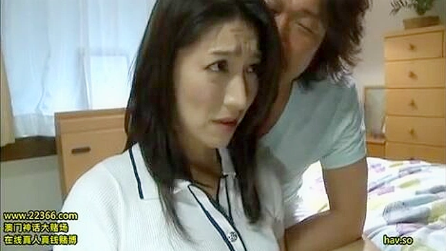 夫が客にフェラチオされているのを目撃した日本人妻の驚くべき反応