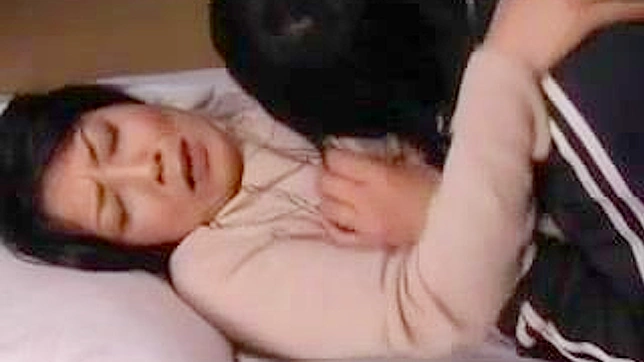 Awkward Awakening - Sleeping Stepmom Sayuri Ishihara Secret Exposed