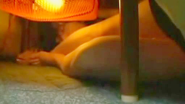 ゆかり 官能的な悪夢 - 暖房テーブルの下での義理の息子との蒸し暑い逢瀬