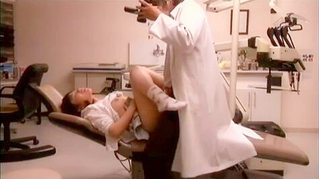 Outrageous! Kinky MD Deviantly Exploitation Unconscious Teen during Private Exam
