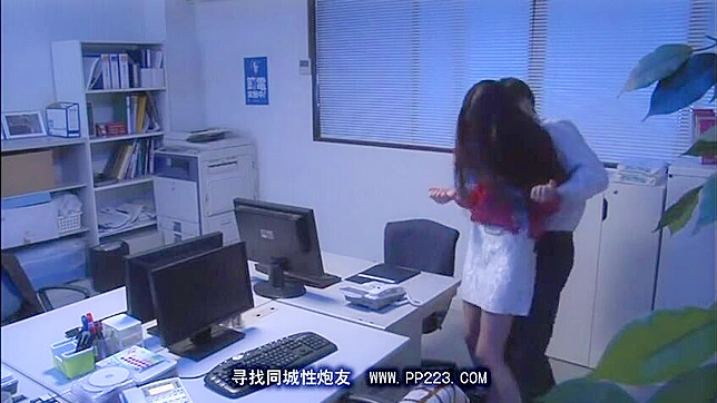Nippon Wife Surprise Visit leads to Hot Office Sex with colleague