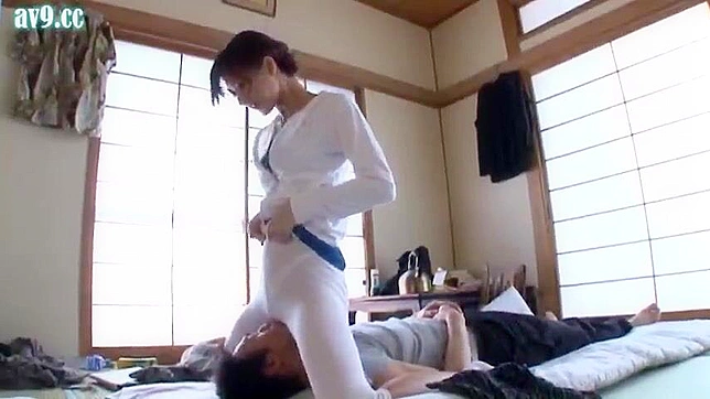 Seductive Tights Lead to Hot J/O Session with Neighbor in Japan