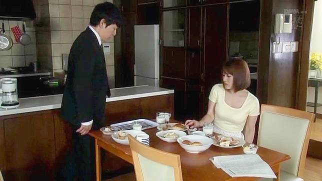 本田莉子とのお泊りで、巨乳妻が夫の親友に驚かれる