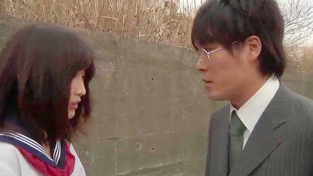 ユキノ・ミス - ナイーブな女子校生がボーイフレンドに目隠しをされ、友達が交代で目隠しをする。