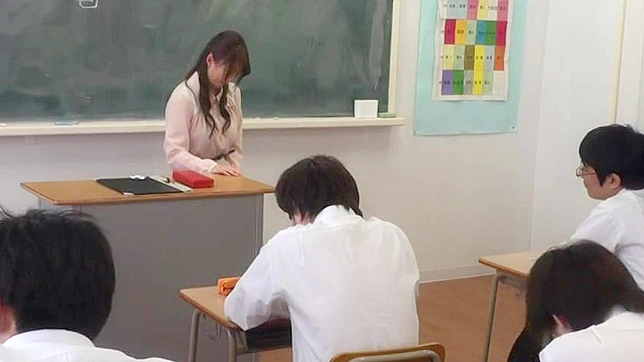 アジア系巨乳教師、生徒との秘密の性生活を暴露される
