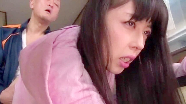 日本の主婦向けアパートで隣人に乱暴に犯される