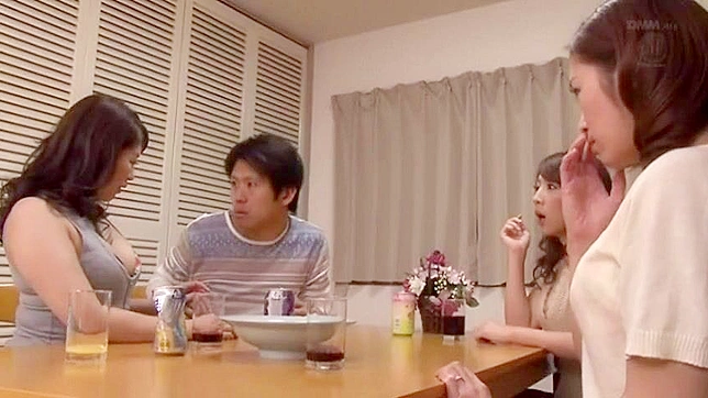 怪我をした日本の友人が、3人の妻から援助と情熱的なセックスを受ける