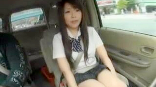 東京で最もホットな乗り物 - 若き美女と魅惑の運転手