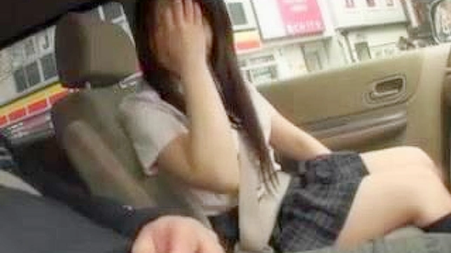 東京で最もホットな乗り物 - 若き美女と魅惑の運転手