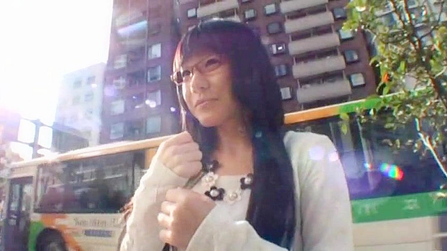 Sexy Teen in Tokyo Accepts Cash for Hotel Romp