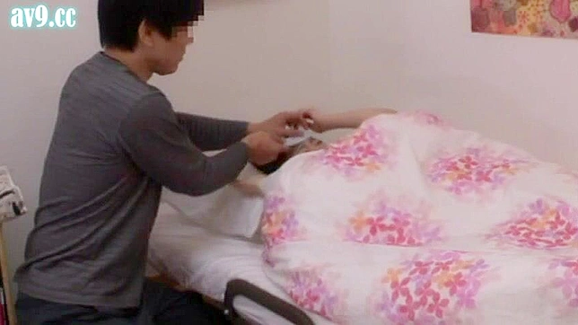 病んだ10代の義父が日本のポルノビデオに便乗する