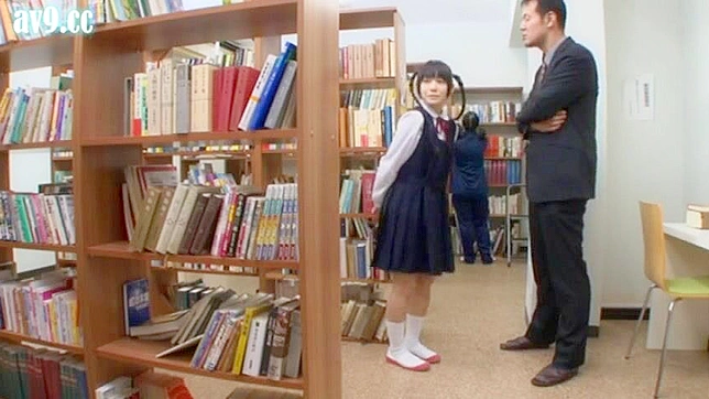 クレイジー教師が図書館でアジア人女子学生とレイプファンタジー