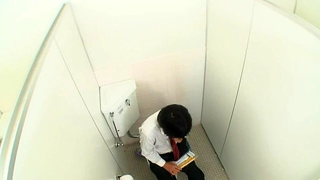 JAV Schoolgirl Secret Sex with Classmate in the Toilet caught on Camera by a Peeping Tom.