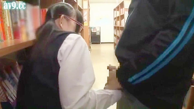公立図書館ポルノ - 女子校生が見知らぬ男と乱れる
