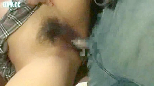 ニッポン・ポルノ・ビデオ - ムラムラした少年が公共図書館で襲われる