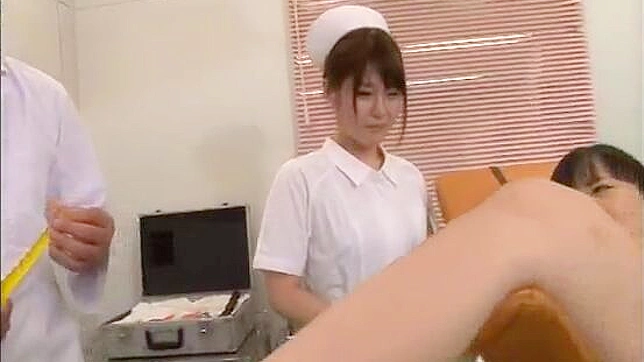 日本 看護師の前で変態医師が患者とアナルセックスをする