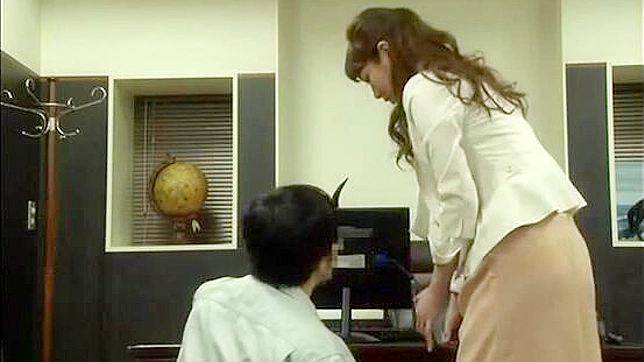 Secretary Surprising Reaction to Computer Repairman Ass grab in Front of Boss
