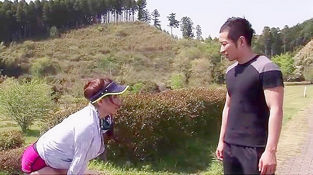 ジョギングガール、田中瞳がフィットネス・コーチにおっぱいを揉まれる