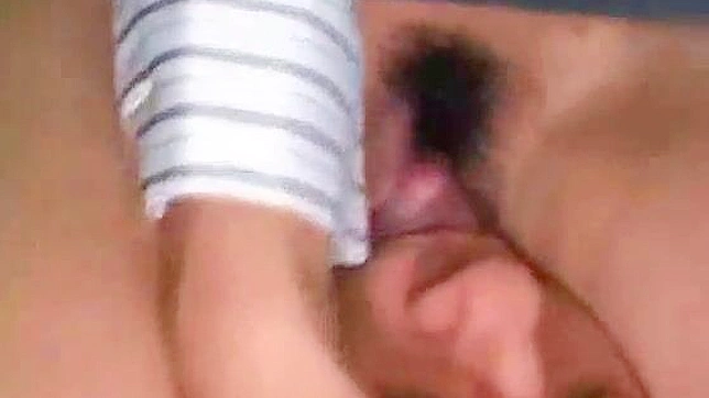 UNCENSORED女性ストーカーがエレベーターで男を犯す、オリエンタル・ポルノ・ビデオ