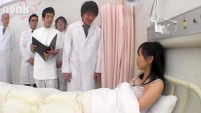 吉永茜、朝の診察で医師と巨乳輪姦