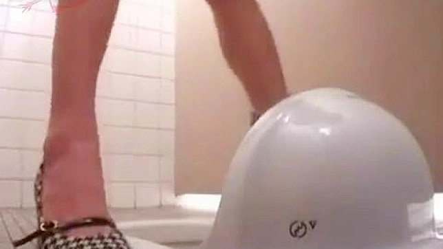 トイレで絶叫する少女とアジアン・レイプ・ファンタジー