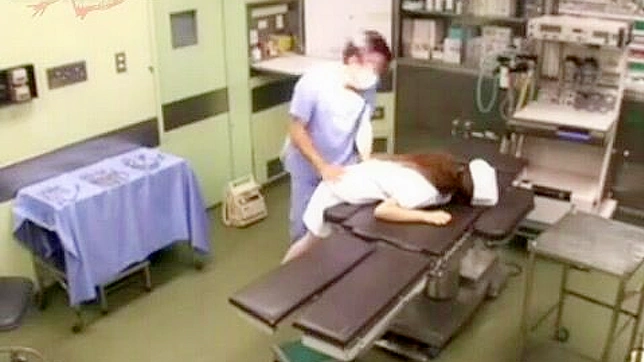 日本 いたずらナース、病院で技師に犯される