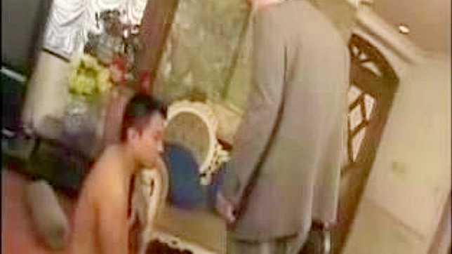 アジアン・ポルノで主婦の不倫を罰する