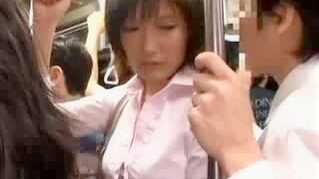 ニッポン・ファッション・モデル、バスの中で公開オーガズム