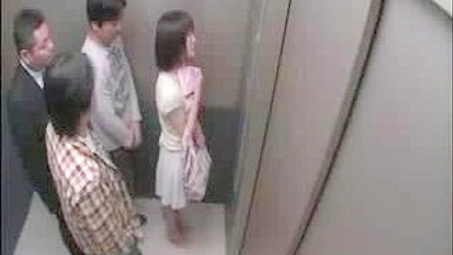 エレベーターでの興奮 - アジア人のポルノビデオ