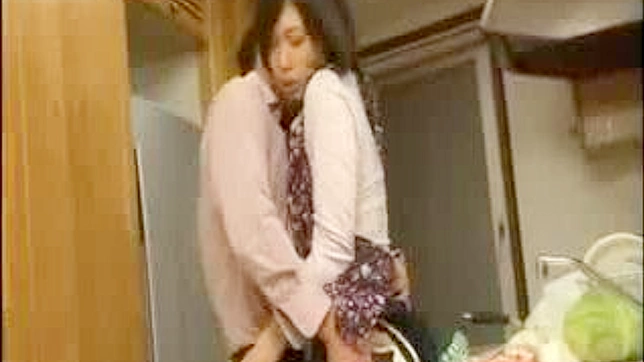 日本人の妻が自転車に乗り、Xレーティングを受ける