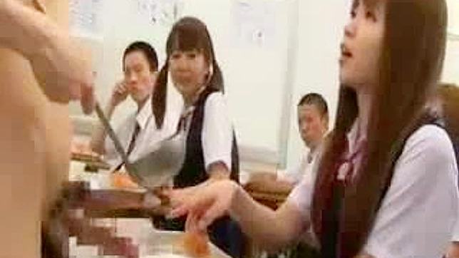 ニッポンの小学生、公開オナニーで同級生を興奮させる