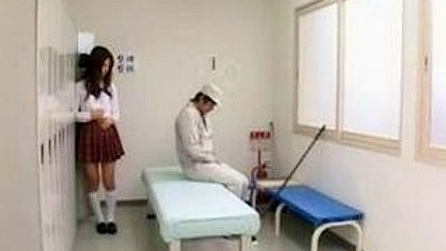 日本のエッチな女子学生と清掃員