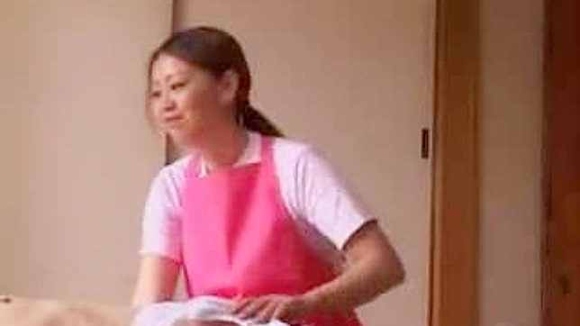 アジア人介護士との手コキ天国 シークレットタッチ