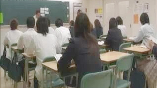 日本のポルノビデオ - 教室で研修教師と秘密のセックス
