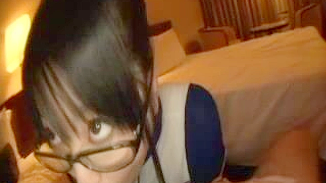 Girl in Glasses Gets Blown in Motel