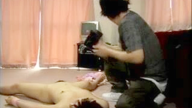 日本人女性がポルノビデオで残忍な暴行を受ける