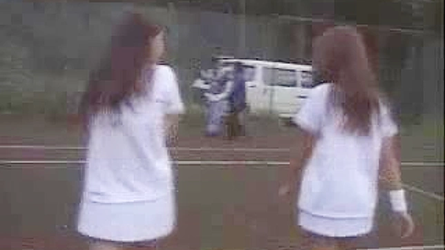 テニスガール、日本でワイルドファックセッション