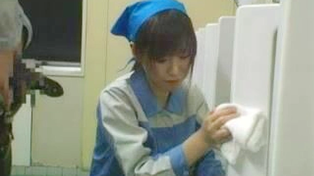 Japan Toilet Cleaner Gives Blowjob in Public Restroom